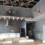 Zendoira Hostel *
